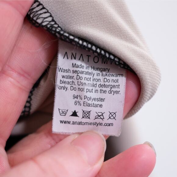 Anatomie Nunia Tunic Top Black Mesh Panel Zip Pocket Travel Tech Wear SZ S - Picture 6 of 6